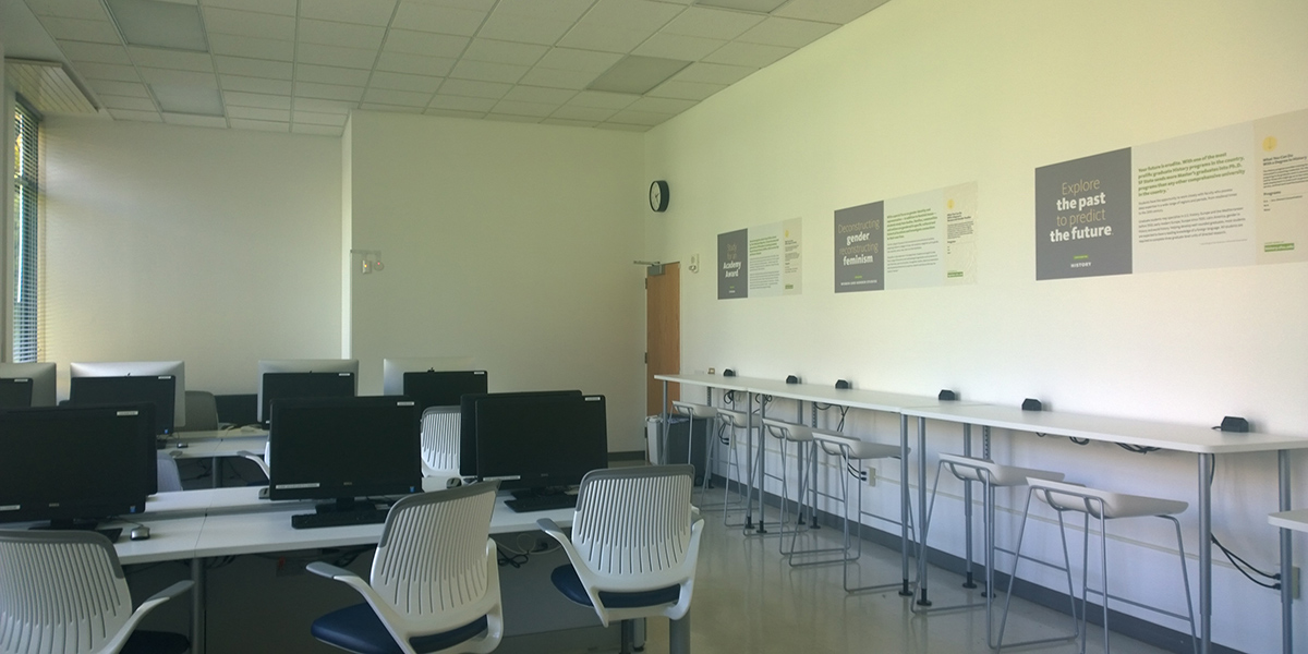 Photo of Advising Resource Center computer lab