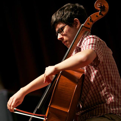Photo of Zlatomir Fung playing cello
