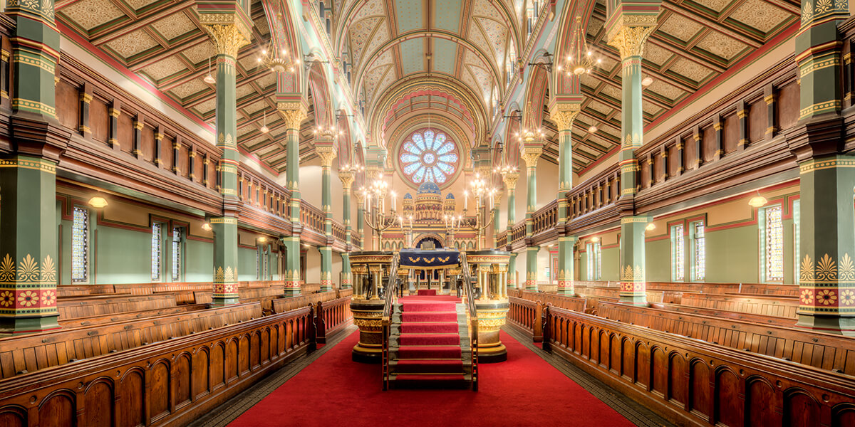 Photo of the sanctuary at Princes Road Synagogue in England